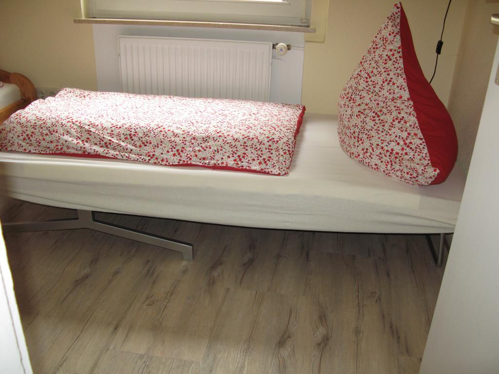 Ferienwohnung Wolff, Kelkheim Zimmer foto